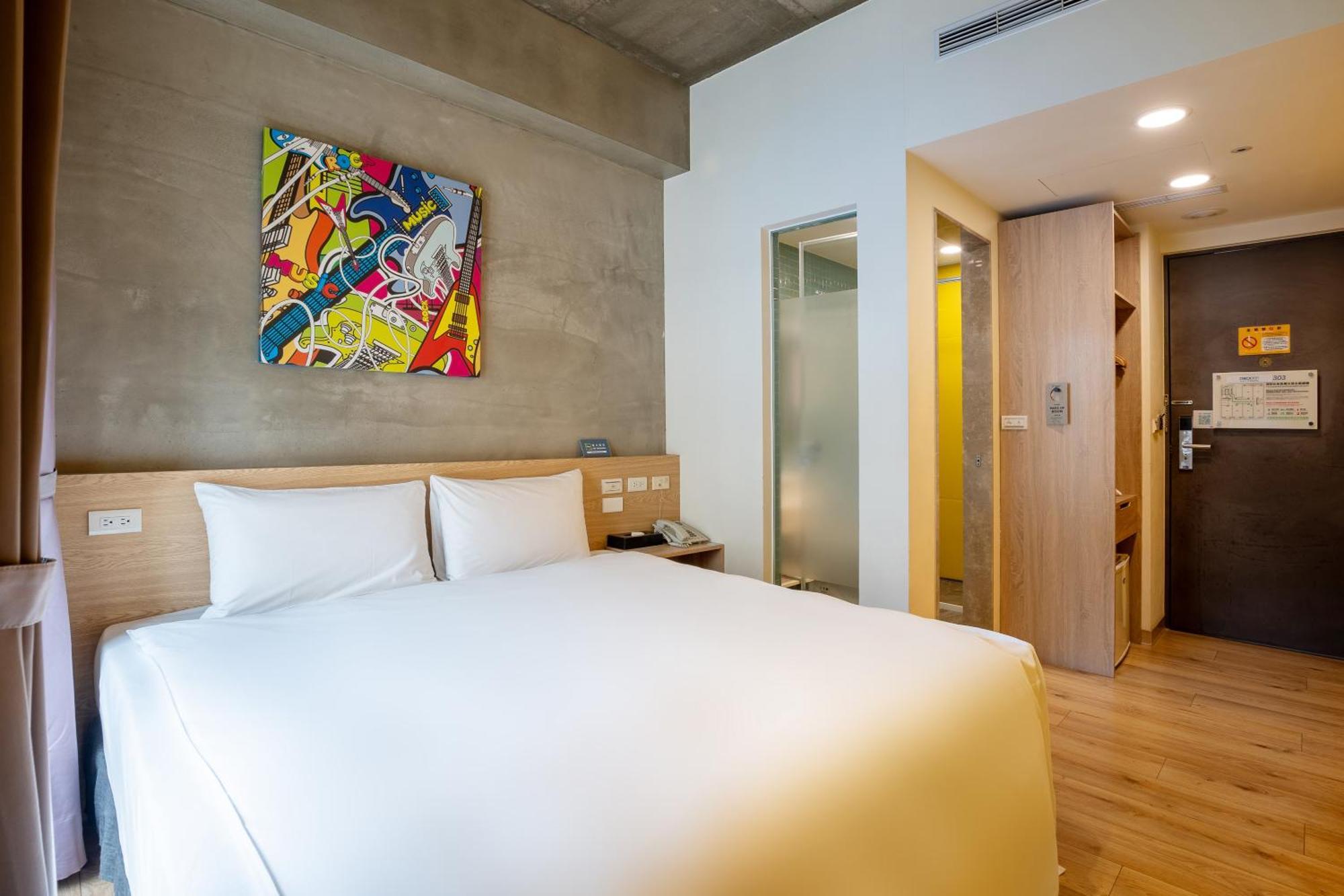 Check Inn Express Taichung Yizhong Exterior foto