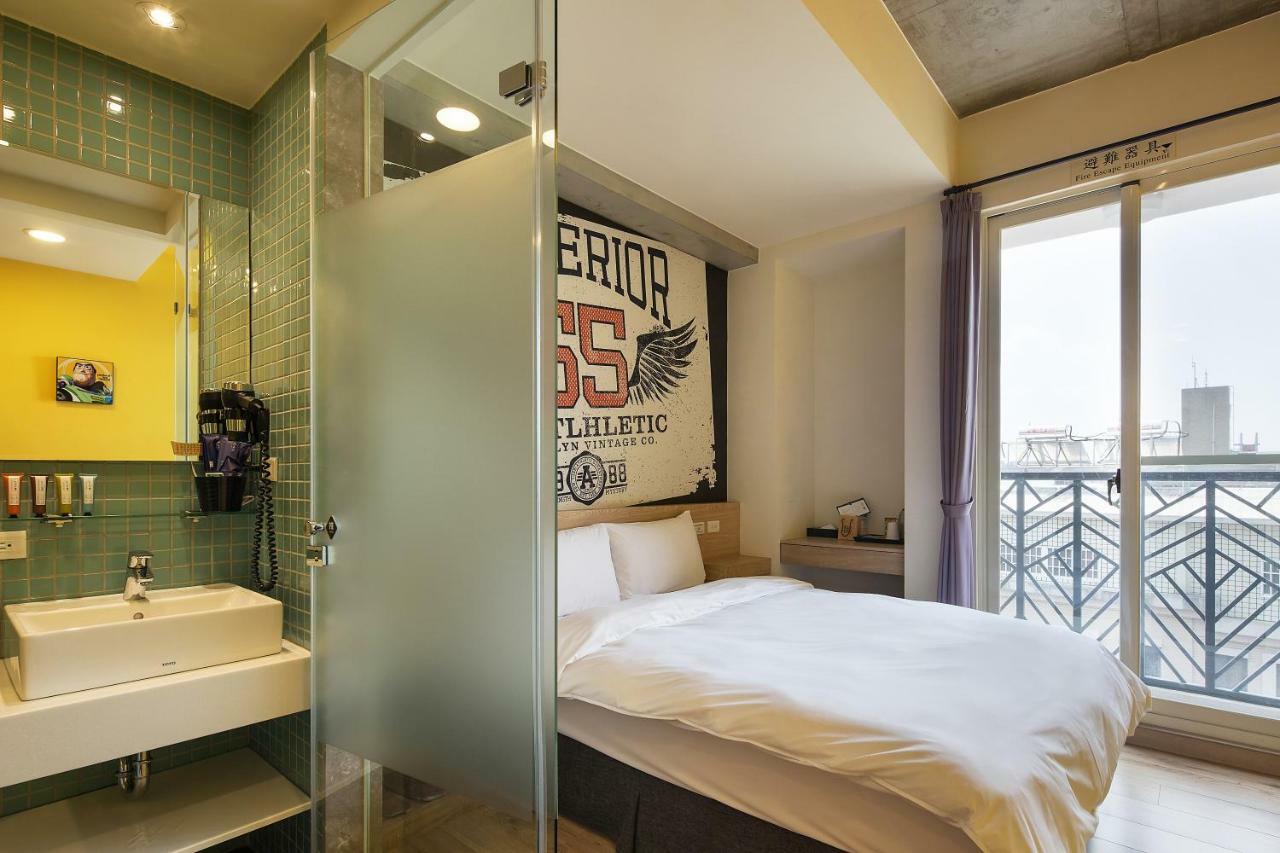 Check Inn Express Taichung Yizhong Exterior foto